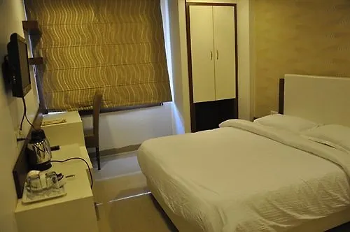 ***  Nirvana Hotel Varanasi India